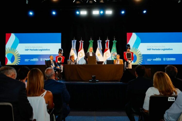 Juez y Bornoroni le respondieron a Llaryora Llaryora abrió el año legislativo.