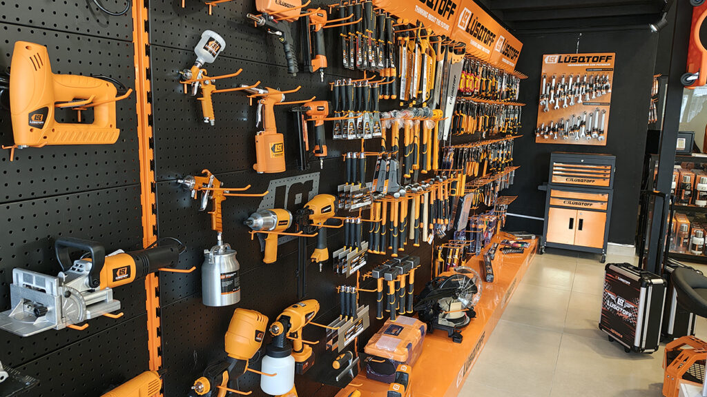 La firma que comenzó con herramientas y hoy tiene un catálogo de 1.700 productos.
