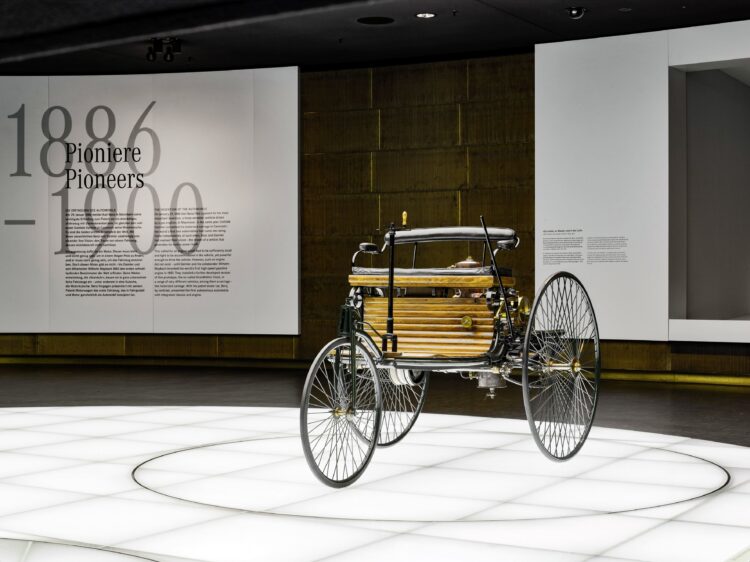 El primer automóvil, patentado en Alemania en 1886, cumple 140 años.