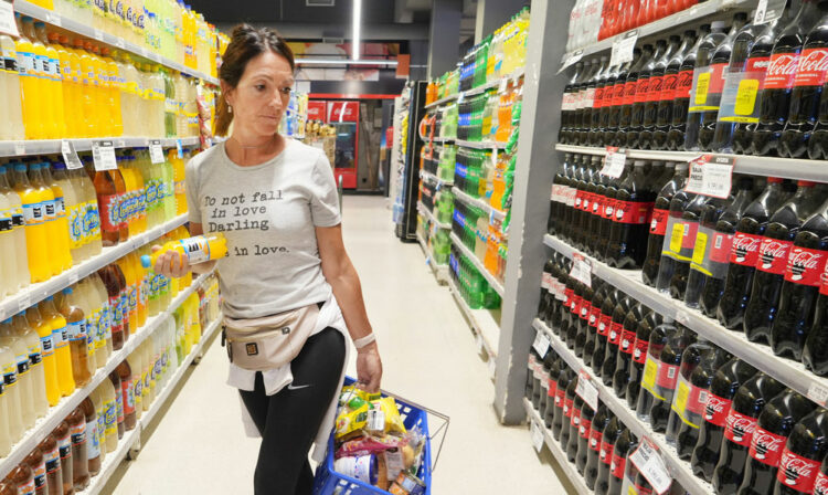 El consumo arrancó 2026 en pausa y sin señales de recuperación clara Un informe de la Universidad de Palermo detectó un leve repunte mensual, pero caída interanual y un escenario de gasto defensivo en los hogares.