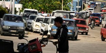 Cuba prioriza servicios esenciales y acelera energías renovables