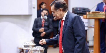 Perú asumió José María Balcázar como presidente interino