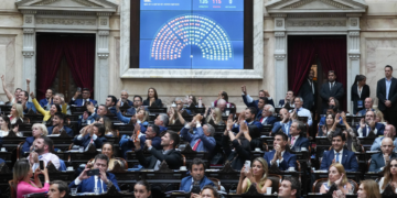 Reforma laboral: Diputados aprobó en general el proyecto con 135 votos afirmativos Reforma laboral Diputados aprobó el proyecto con 135 votos afirmativos (1)