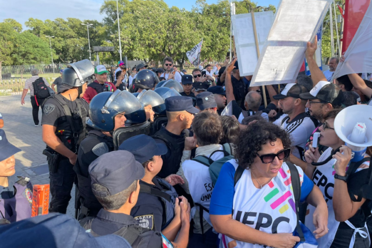 Reforma laboral protestas, tensión y cortes de tránsito en el centro de Córdoba
