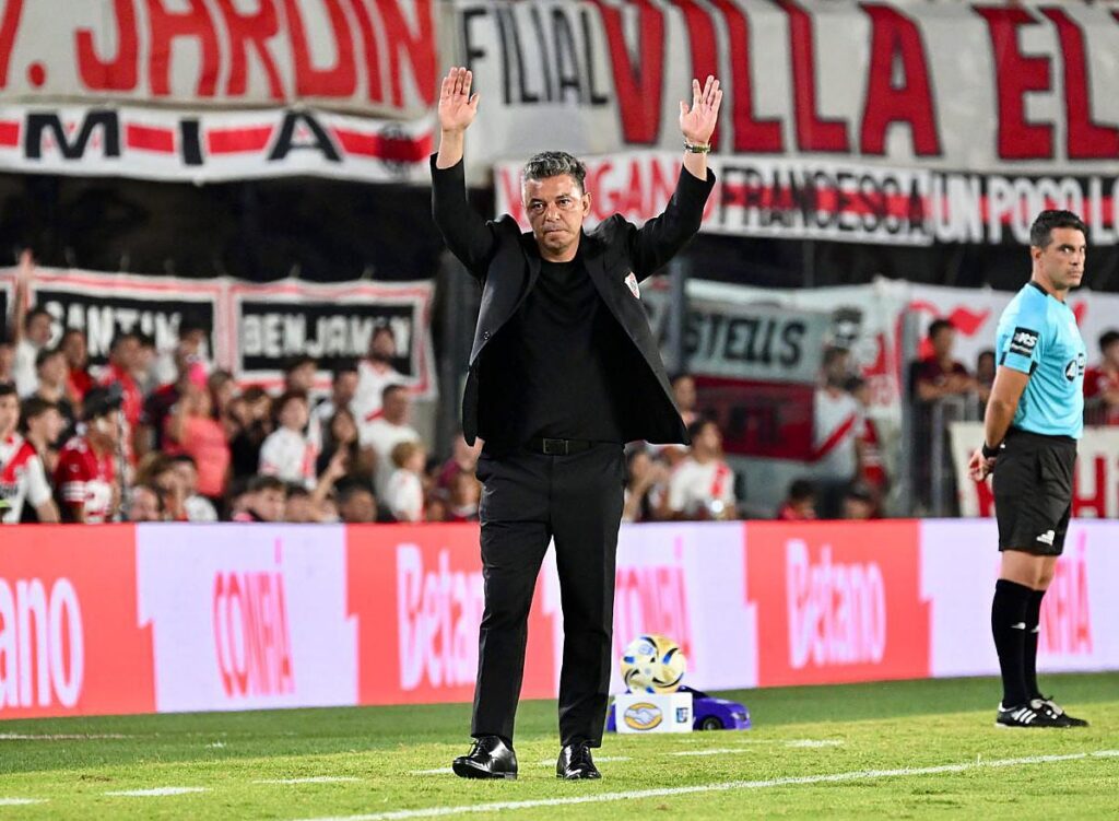 River cortó una mala racha y despidió a Gallardo entre lágrimas y silbidos