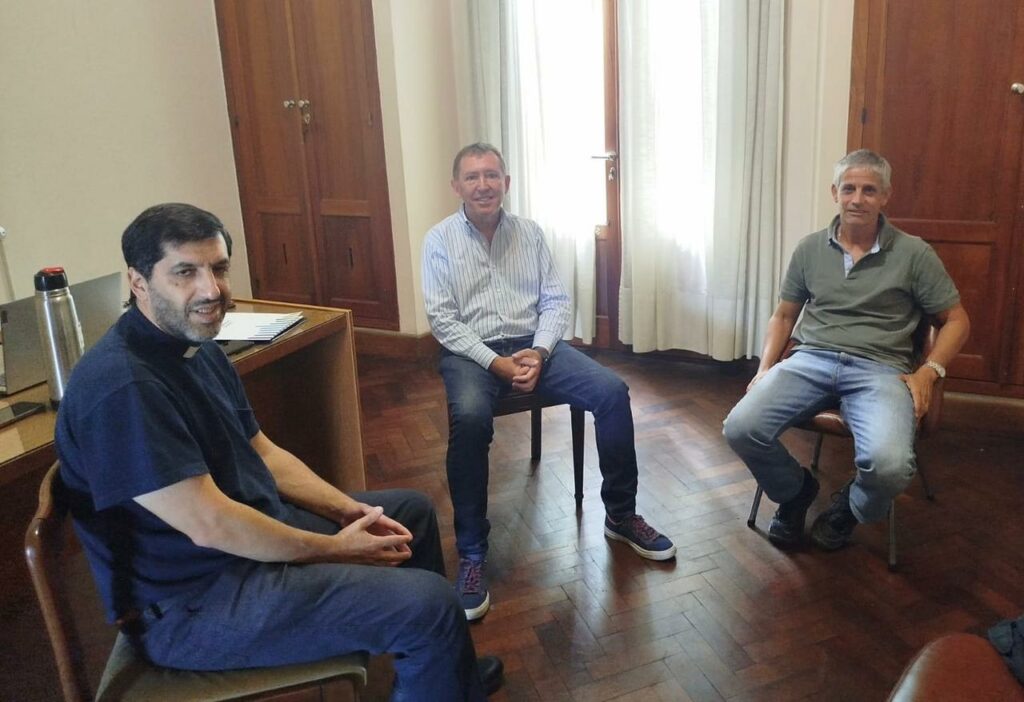 Concretan un proyecto alternativo para regularizar a los "naranjitas"