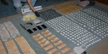 Se incautaron ladrillos de marihuana, cocaína fraccionada y más de 3.500 dosis listas para la venta.