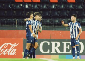 Talleres maquilló una floja actuación y venció a Argentino de Merlo con dos goles agónicos
