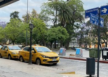 Taxistas advierten crisis histórica tras caída del 7%