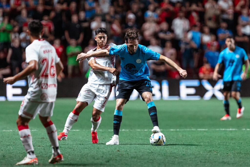 Belgrano cambió a tiempo y se trajo un punto valioso de La Paternal