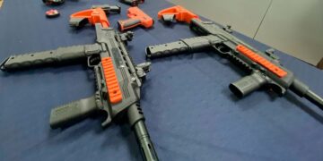 Un policía disparó dos veces a una mujer en crisis psiquiátrica Un policía disparó dos veces a una mujer en crisis psiquiátrica