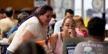 Una comuna chilena reemplazó la IA por vecinos y expuso su consumo de agua