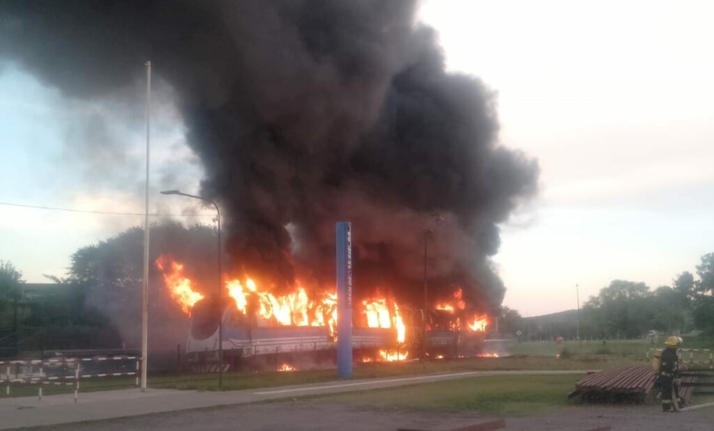 Tren de las Sierras: un incendio y dos choques con vehículos en menos de 24 horas