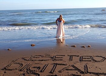 Una experiencia de desconexión tecnológica entre playa y bosque