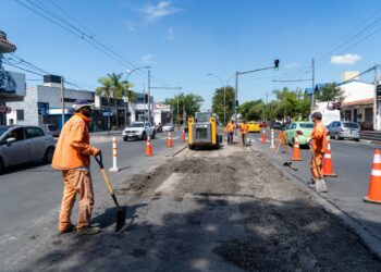 La Provincia lanzó un plan integral para reparar calles y avenidas