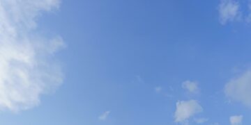 Lunes caluroso y soleado en Córdoba, con máxima de 32° y radiación extrema