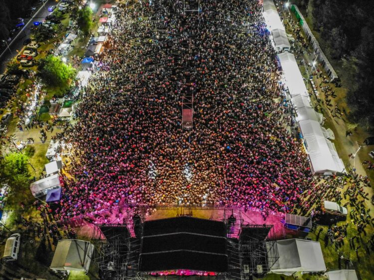 La Calera celebra el Festival del Lomito con dos noches de música y sabores tradicionales En su última edición, el festival colmó el Parque Icardi y reunió a miles de personas.