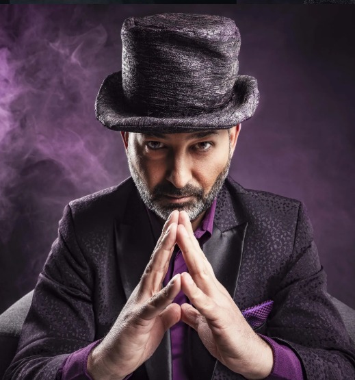 Risas, ilusión y teatro íntimo en la agenda del fin de semana Con más de 15 años en el arte de la ilusión, Alex Méndez presenta este sábado a las 21 una propuesta de magia contemporánea cargada de misterio y asombro.