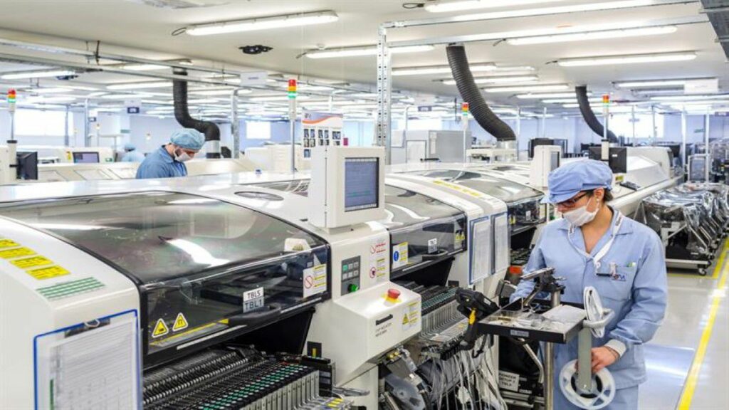 Los gremios industriales se reúnen para analizar la reforma laboral impulsada por el Gobierno