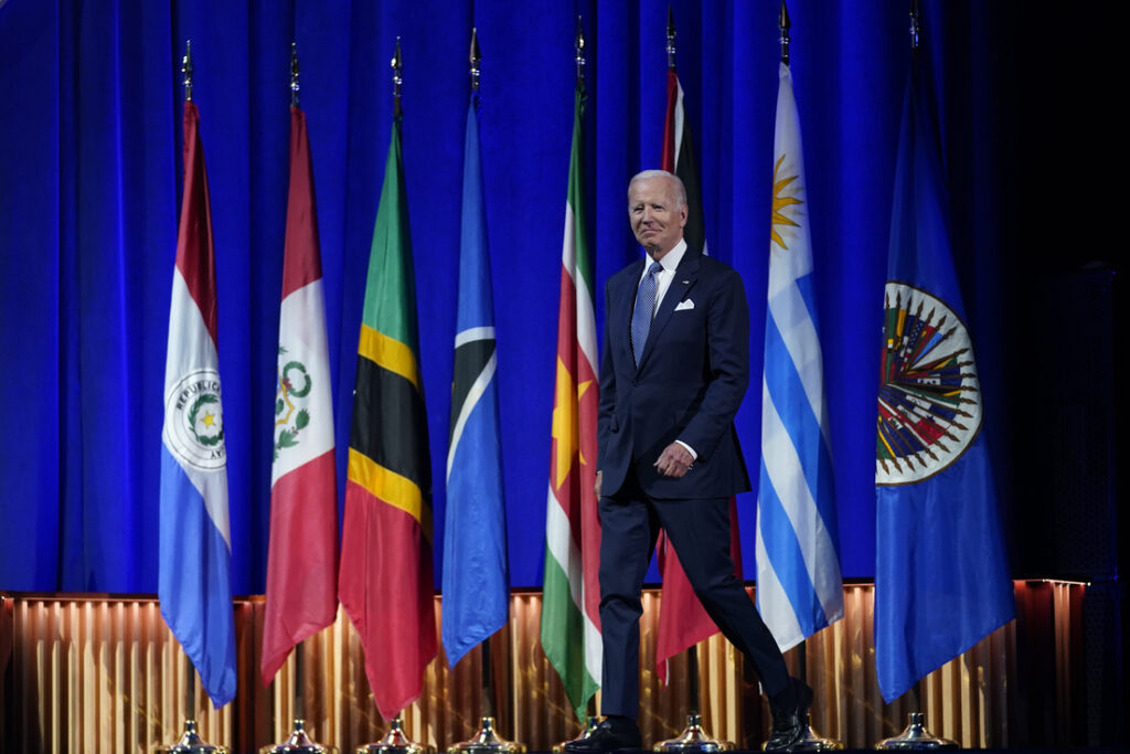 Trump convoca a una cumbre en Miami para alinear a sus aliados latinoamericanos contra la influencia china Trump convoca a una cumbre en Miami para alinear a sus aliados latinoamericanos contra la influencia china