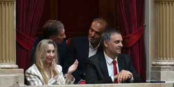 El oficialismo logró aprobar en la Cámara de Diputados la reforma laboral y ahora el proyecto será remitido al Senado para analizar las modificaciones aplicadas en la redacción.