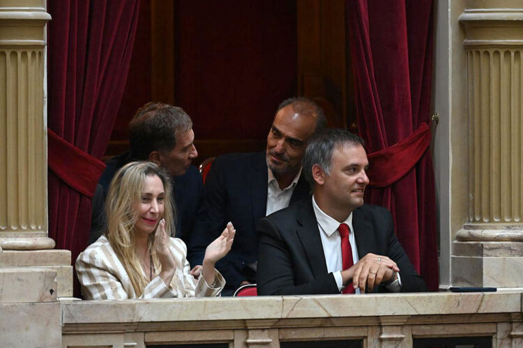 El oficialismo logró aprobar en la Cámara de Diputados la reforma laboral y ahora el proyecto será remitido al Senado para analizar las modificaciones aplicadas en la redacción.