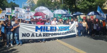 Las centrales obreras de Córdoba marchan contra la reforma laboral Las centrales obreras de Córdoba marchan contra la reforma laboral