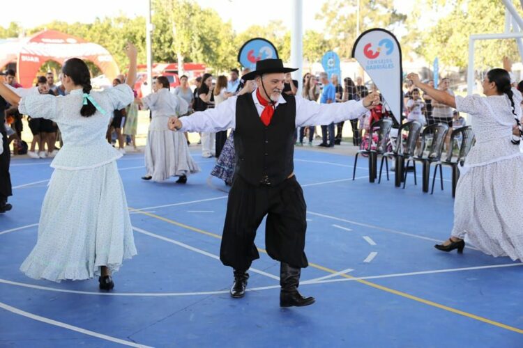 Inauguraron el Polideportivo de barrio Liceo III Anexo Se trata del Polideportivo N° 142 que se inaugura en el territorio provincial.