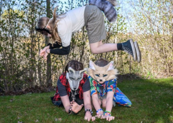 Una mujer denunció que su hija fue atacada por un joven “therian”