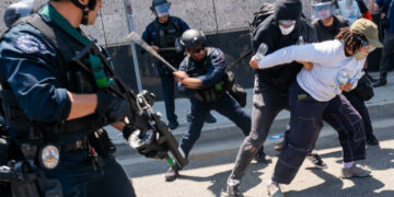 Represión y decenas de detenidos en protesta contra la guerra en Medio Oriente