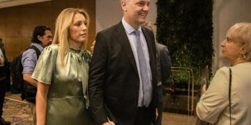 Un fiscal pidió una docena de pruebas para investigar a Adorni Un fiscal pidió una docena de pruebas para investigar a Adorni