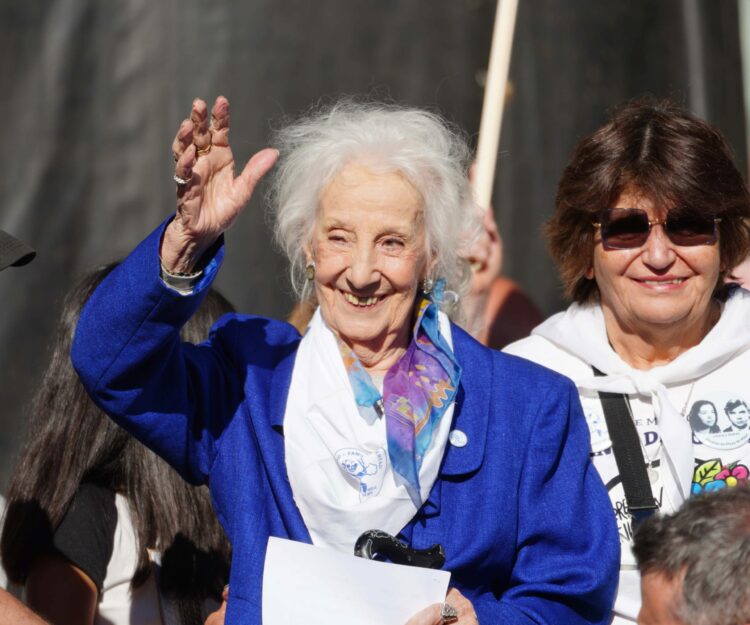 Estela De Carlotto en la marcha por el Día de la Memoria.