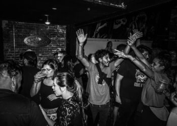 Cumbre de leyendas, el bar La Rústica celebra 23 años con referentes del rock nacional