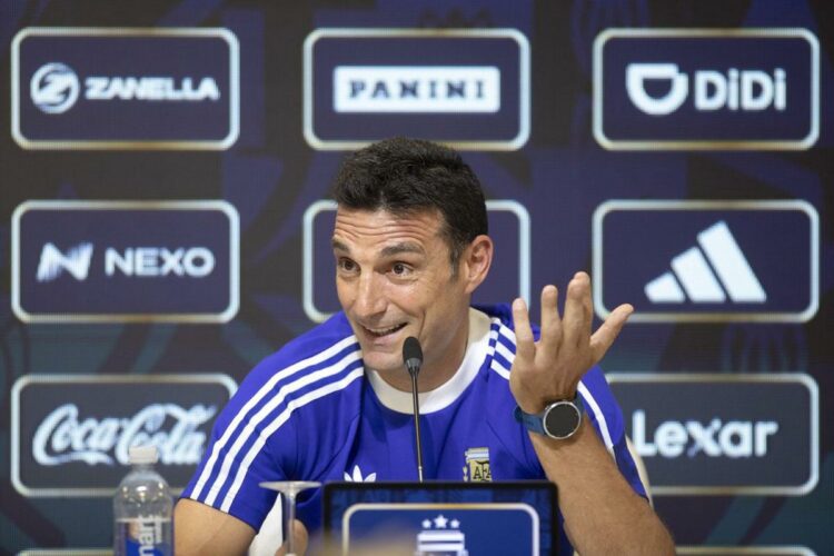 Lionel Scaloni advirtió que evaluará cambios en la Selección argentina si no mejora el rendimiento colectivo, tras el flojo nivel mostrado en su última presentación.