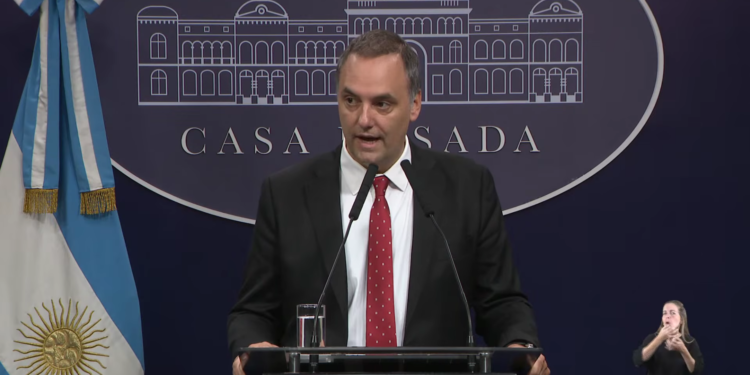 Adorni presentó el paquete legislativo del "año de la reforma".