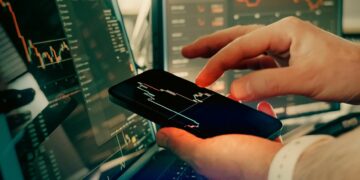 Bonos y acciones argentinas subieron y el riesgo país cayó a 600 puntos tras anuncio de Trump