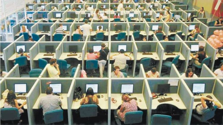 De las centrales manuales al mundo digital, el Día del Trabajador Telefónico recuerda a quienes hicieron posible la comunicación en Argentina y pone en debate el acceso equitativo a un servicio clave en la actualidad.