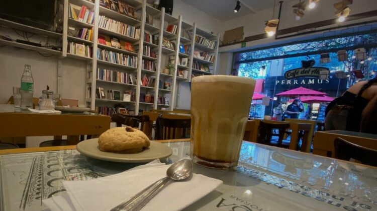Café del Alba, tradicional bar de la peatonal cordobesa.