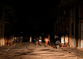 Colapsó el sistema eléctrico en Cuba y toda la isla quedó sin luz