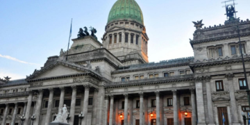 El Colegio de Abogados de Córdoba presentó una medida cautelar ante el Juzgado Contencioso Administrativo Federal N° 4, con el objetivo de suspender la aplicación de los artículos 20 y 277 de la Ley de Modernización Laboral