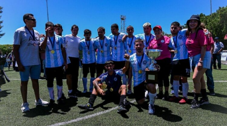 La selección argentina de fútbol para ciegos, “Los Murciélagos”, comenzará este martes 24 de marzo la defensa del título de la Copa Tango.