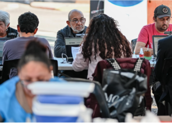 La Defensoría del Pueblo en la Plaza San Martín.