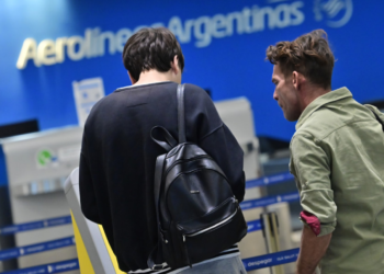 Conciliación obligatoria frena el paro en aeropuertos previsto para mañana