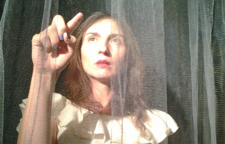 “Ensalmos para el olvido”. Una historia de amores que se buscan en la noche cordobesa tendrá función este viernes a las 21.