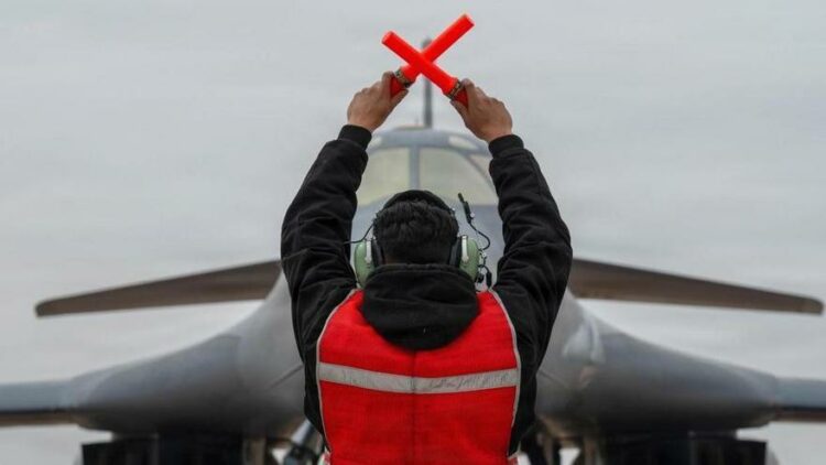 España cierra su espacio aéreo a los aviones de EE.UU. España no permitirá usar su espacio aéreo a los aviones militares de los Estados Unidos que participan en la guerra de Irán.