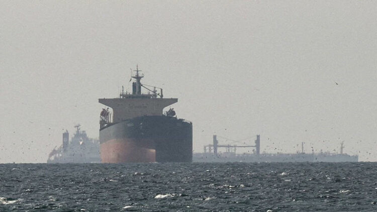 La Armada Real encabezaría el plan conjunto para eliminar las minas instaladas por Irán en ese estratégico paso internacional.