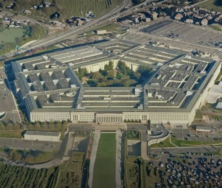 Irán denuncia planes de ofensiva terrestre de Estados Unidos mientras crecen las tensiones y el Pentágono evalúa posibles operaciones militares en la región.