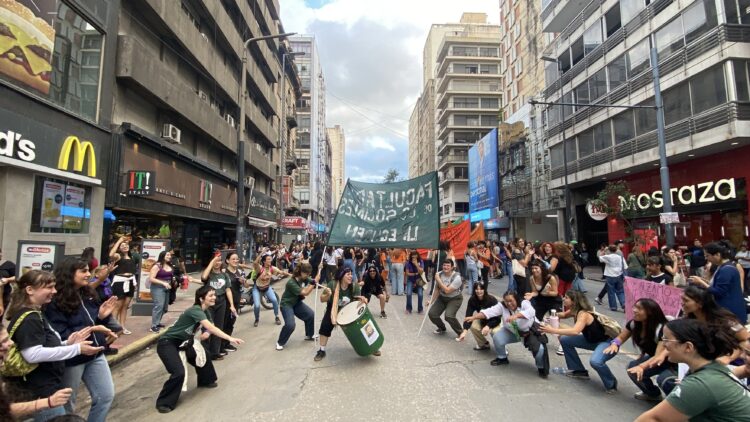 Marcha por el 8M en Córdoba: las fotos de la movilización