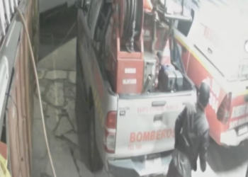 Imágenes captadas por las cámaras de seguridad del cuartel.