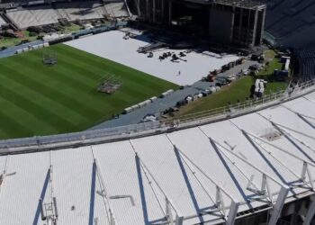 Tini prepara un espectáculo épico para Futttura con 70 camiones